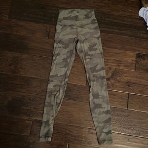lululemon aligns “28 size 2 camo